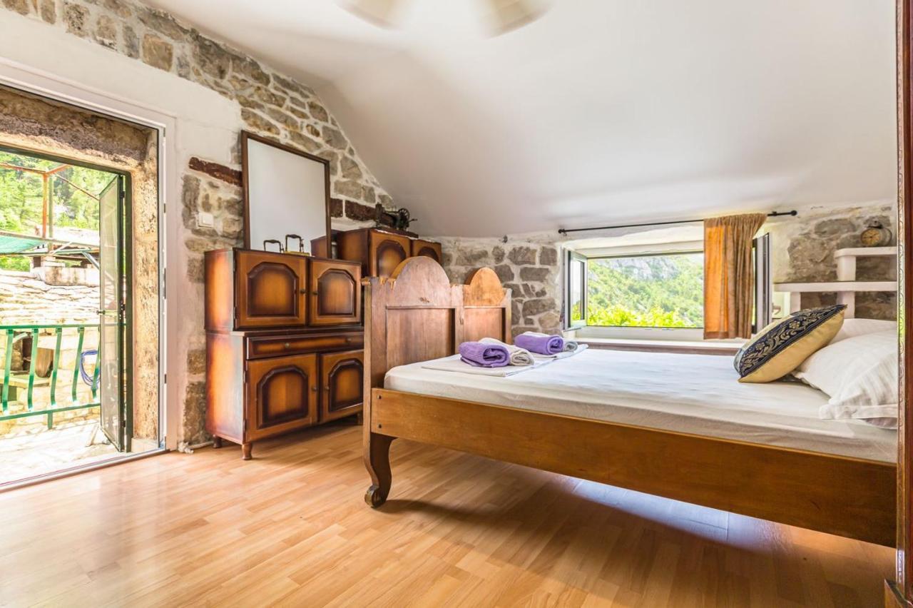 Villa Mini Stone House Omiš Exterior foto
